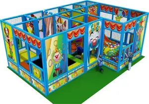 Vnitřní dětské hřiště s trampolínou a skluzavkou pro komerční prostory