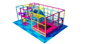 Barevná herní sestava s dvojitou skluzavkou a trampolínou