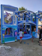 Dětské hřiště v Plzni jako součást rodinného areálu