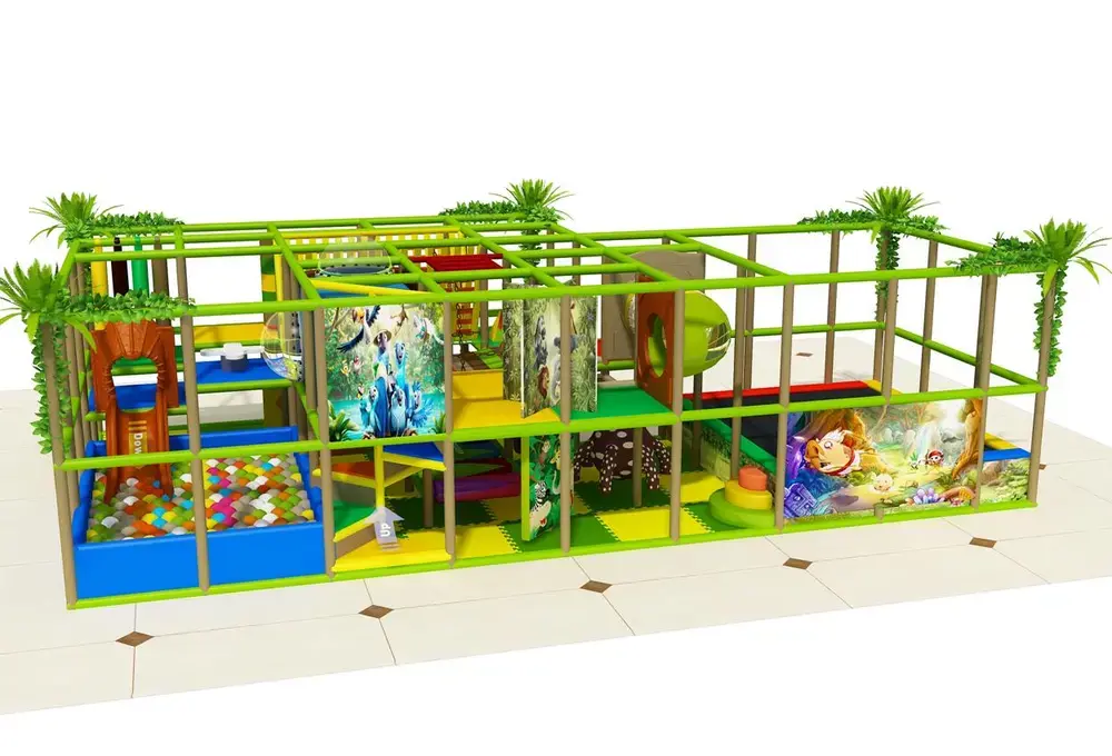 Vnitřní dětské hřiště v jungle designu s trampolínou pro komerční prostory